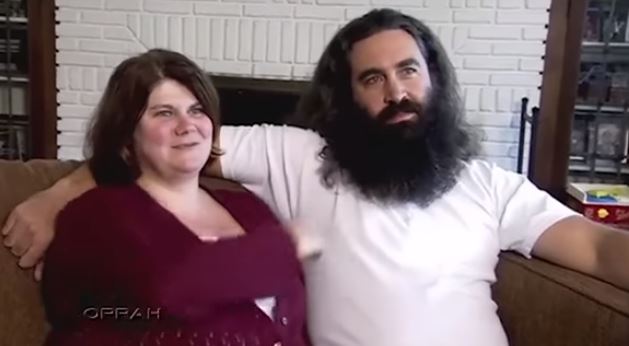 (Видео) Нејзиниот сопруг не се бричел 15 години, кога го видела среден и без брада занемела