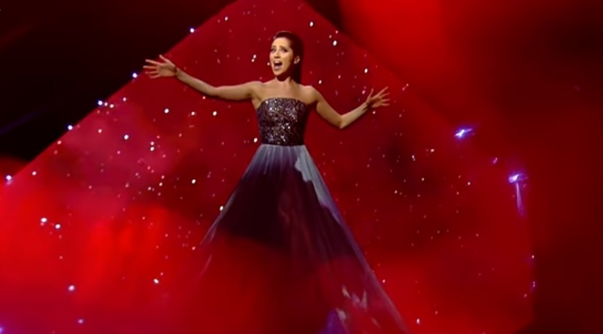 Од цифрата ќе ви се сврти во глава: Ова е најскапиот фустан на Евровизија