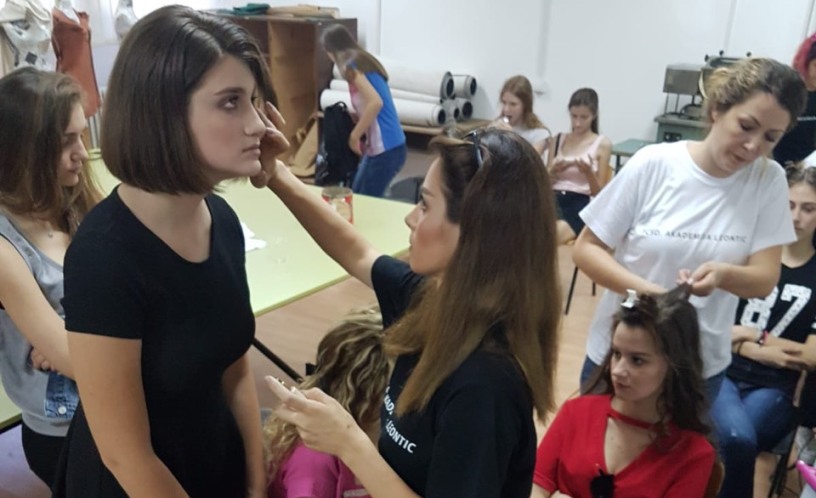 (ФОТО) ,,Академија Леонтиќ’’ одржа ревија за фризура и шминка