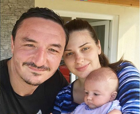 Семејството на Борко Ристовски доби „нов член“, а малиот Душан, нова „играчка“ (ФОТО)