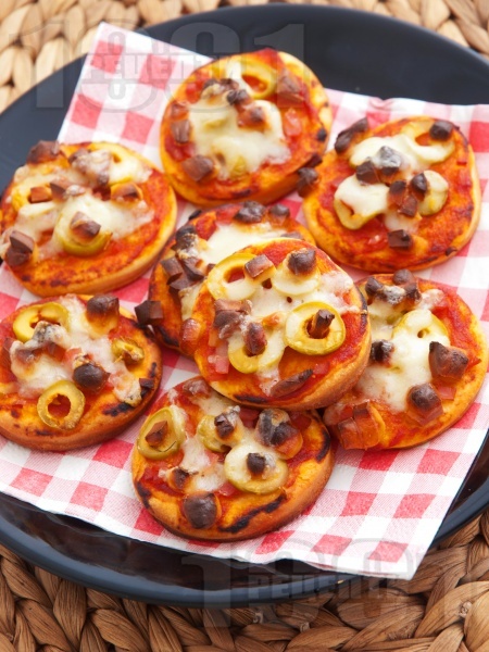 Брзи и вкусни пица мафини – идеални за празничниот период