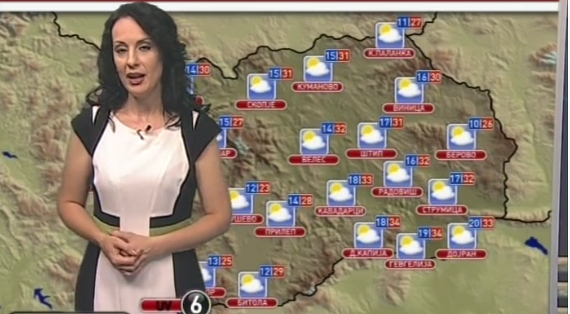 Наташа Алексоска секогаш ја гледате закопчана до грло, а вака изгледа презентерката на временската прогноза на МТВ, на плажа во бикини (ФОТО)