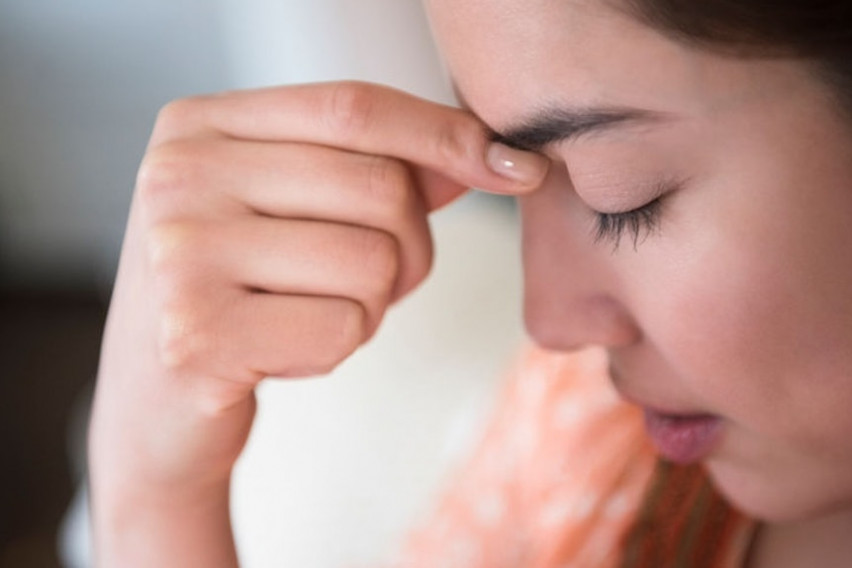Како на природен начин да ја ублажите главоболката?