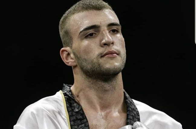 Ова не му е од боксот: Вељко Ражнатовиќ со модрици по телото (фото)