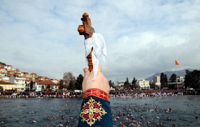 Богојавление – Водици: Годинава без вековната традиција – скокање по крстот