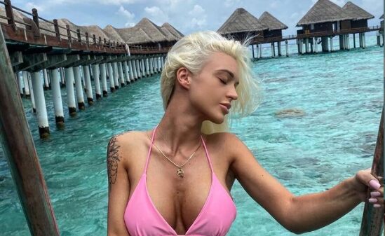 Марина на Малдиви е толку секси што адреналинот ќе ви подивее: Јавната палма и топлес во џакузи… пејачката знае како се живее!   (ФОТО)
