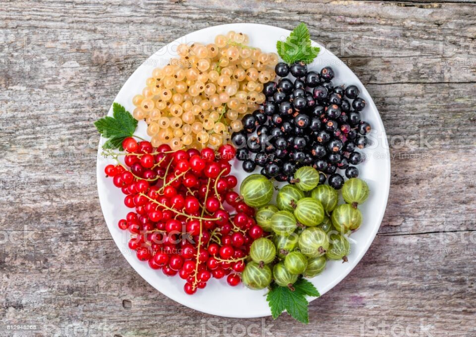 Само една рака од ова овошје ја разредува крвта: Изобилуваат со витамини и минерали и веднаш го зајакнуваат имунитетот!