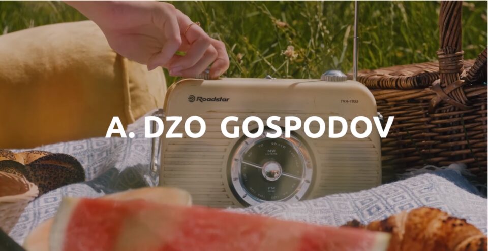 Несудениот поп кој стана поп пејач, Александар Џо Господов ви ја претставува – „Реци ми“ (ВИДЕО)