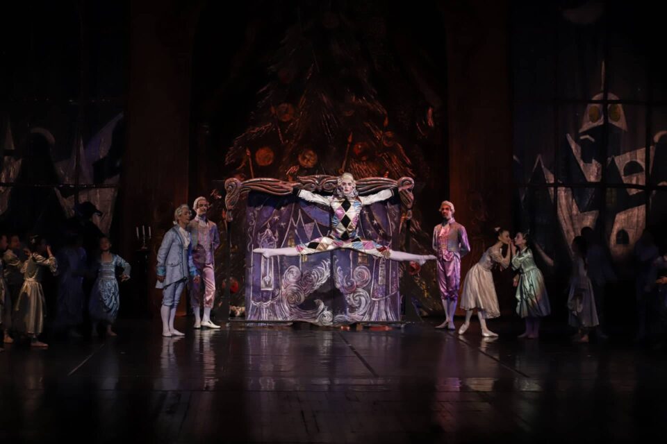 Три изведби на омилената божиќна балетска бајка „Оревокршачка“
