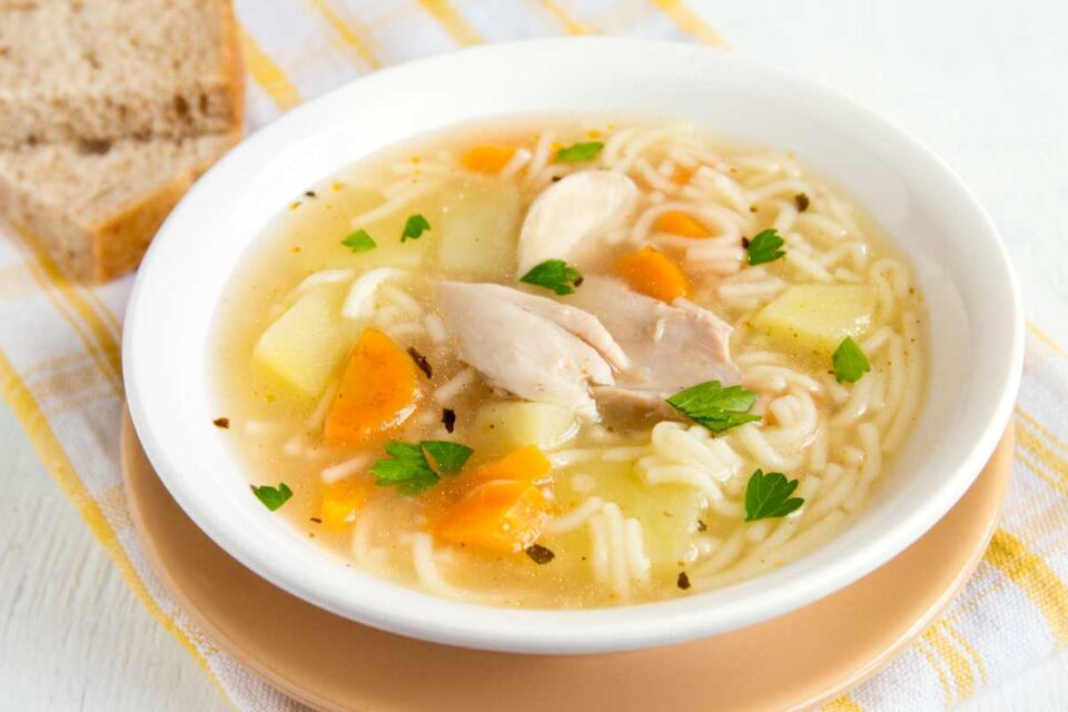 Протеини, железо и дури 116 милиграми калциум по порција: Рецепт за супа за имунитет која ќе ја подготвувате цела зима