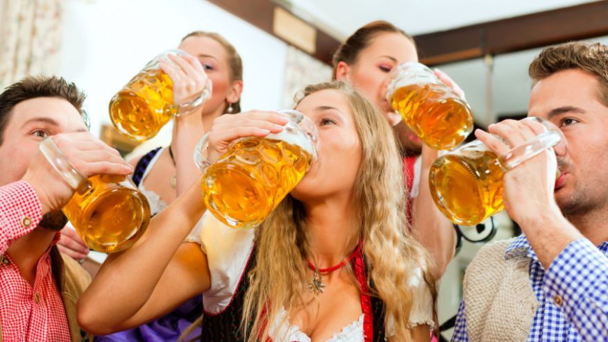 Најновото истражување ќе ги израдува љубителите на пивото: Овој алкохол позитивно влијае на човековото расположение