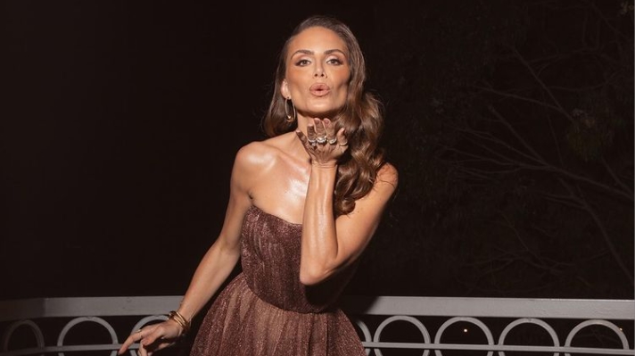 Српската манекенка, водителка и актерка блесна на Оскарите: Нина Сеничар беше една од најдобро облечените во најважната холивудска вечер (ФОТО+ВИДЕО)