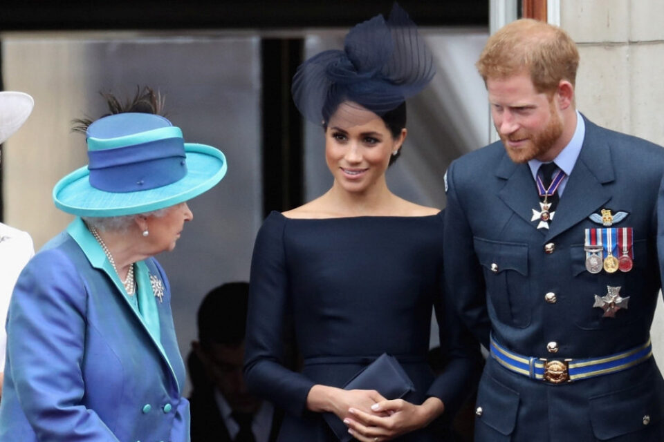 Каков шамар: Испливаа детали за непријатната средба меѓу Хари и Меган со кралицата Елизабета