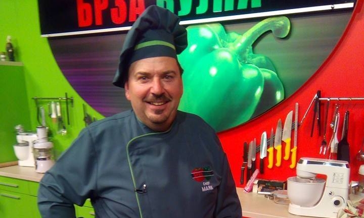 Во популарното кулинарско ТВ шоу досега ги менуваа само водителките, сега  заминува и еден од готвачите: Шеф Марк се одјави од  „Брза кујна“ (ФОТО)