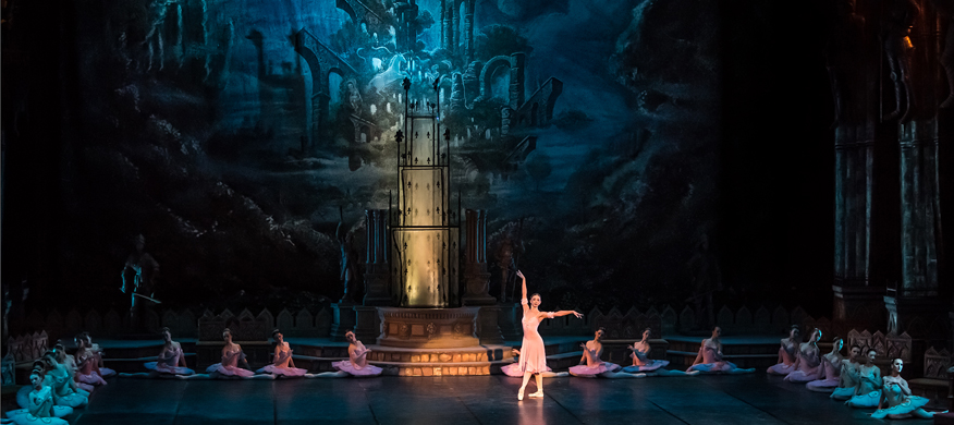 По повод светскиот ден на балетот: Раскошната балетска класика „Рајмонда“ во НОБ