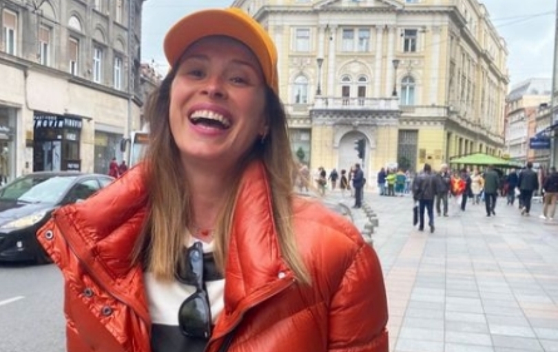 Проверено друштво на нова дестинација: Каролина Гочева прати поздрав од Будимпешта заедно со нејзните омилени девојки (видео)