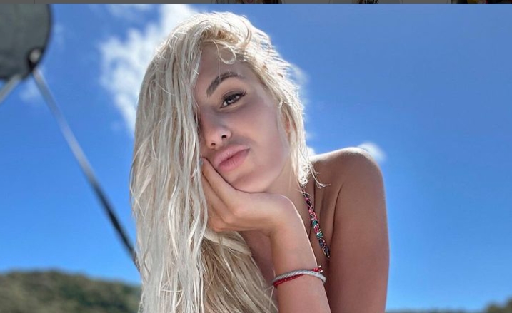 Ги распамети сите:  Сара Рељиќ во секси бикини го покажа з*дникот на плажа (фото)