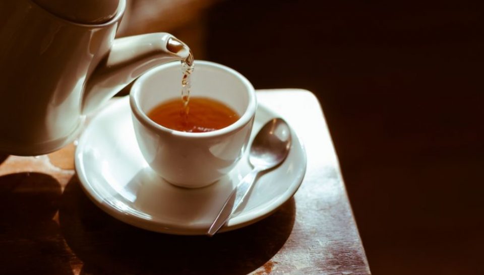 3 видови на чај кои може да ви помогнат да го кренете имунитетот во сезоната на вируси