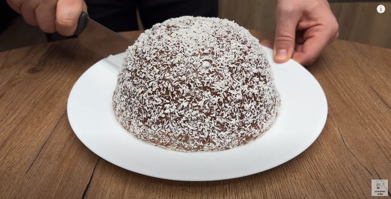 Чоколадна торта со кокос (видео)