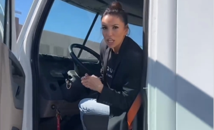 Ева Лонгорија знае да вози камион: Актерката покажа се’ она што не го знаевме за неа досега (видео)