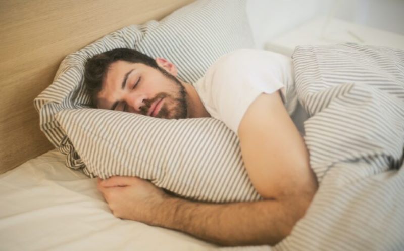 Спиење во посебни соби: добрите и лошите страни и што навистина значи тоа за вашата врска?