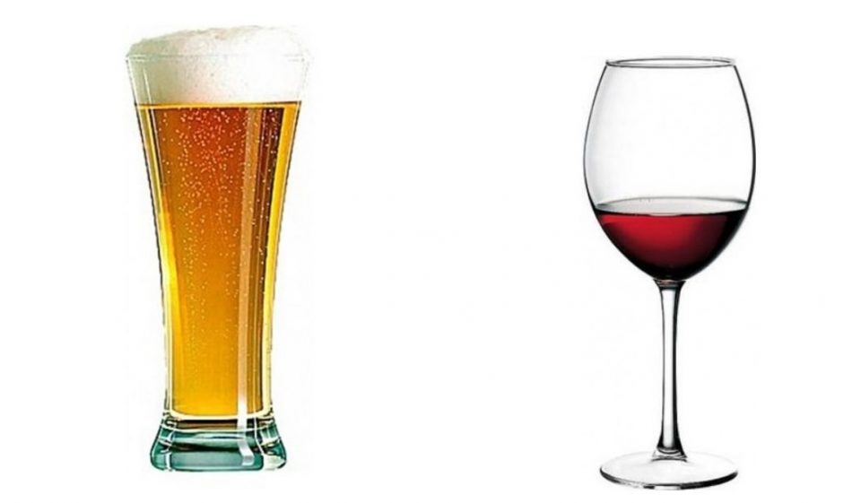 Дали е здраво да испиете една чаша пиво или вино пред спиење?